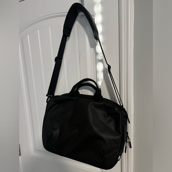 AER Briefcase - Picture 2 of 3